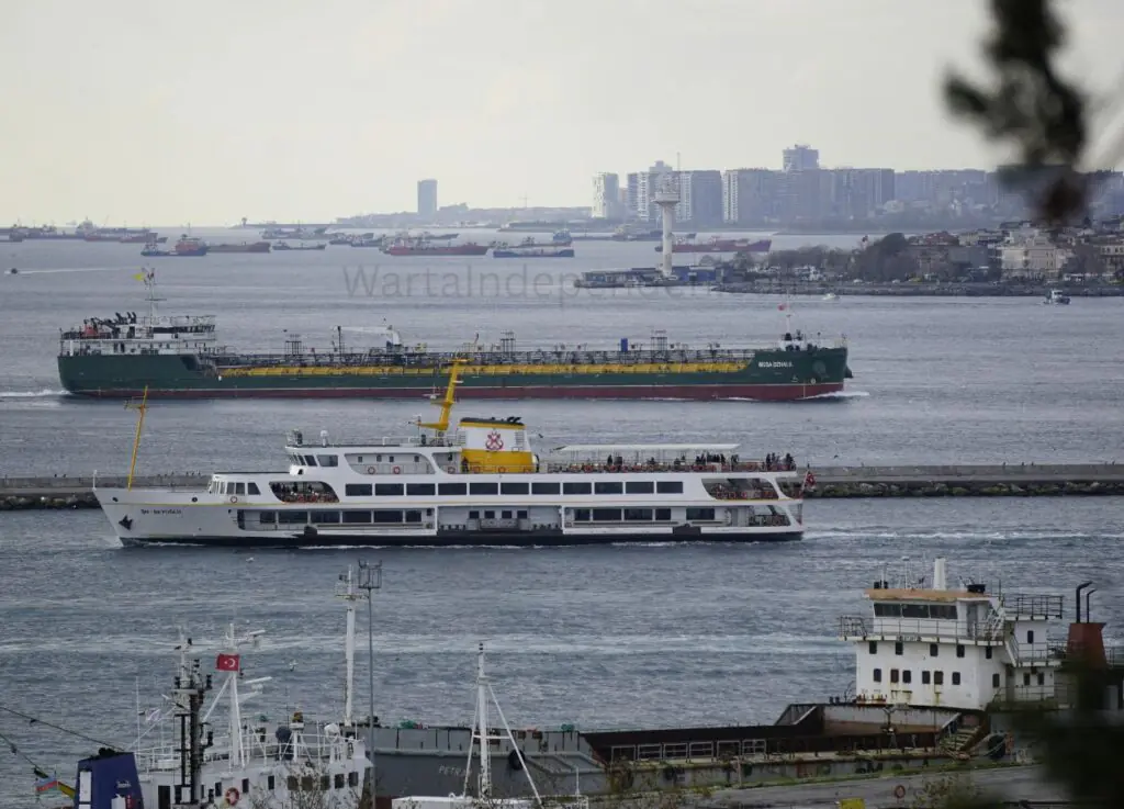 Tanker LNG Qatar Ketiga Bisa Lewati Selat Hormuz ke China, Kenapa - WartaIndependen.com
