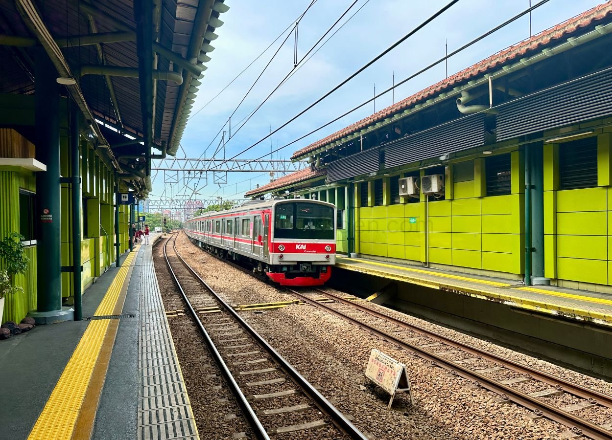 HUT RI, 27 KA Gambir Tambah Berhenti di Jatinegara - WartaIndependen.com