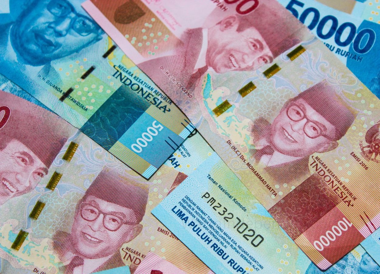 Rupiah Menguat ke Rp17.810 per Dolar AS Kamis - WartaIndependen.com
