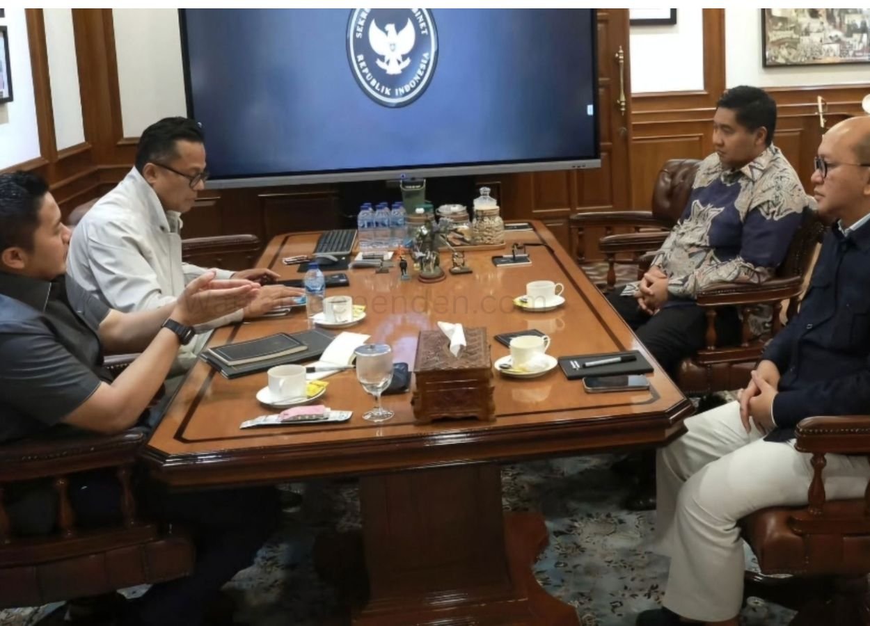 Seskab Teddy dan Haji Isam Bahas Investasi serta Hilirisasi - WartaIndependen.com